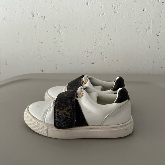 Louis Vuitton & fendi sneaker bundle - Picture 3 of 5